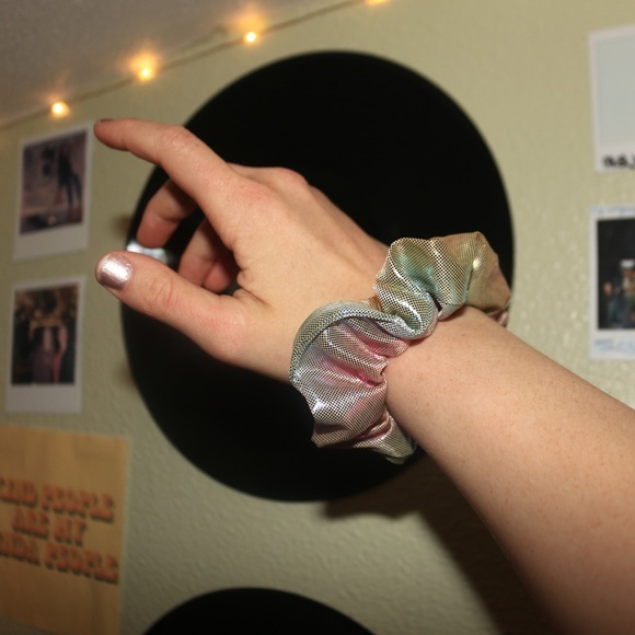 ❌SOLD❌ Pack of 5 New Sparkle SCRUNCHIES ✨ - Picture 2 of 7